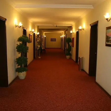 Kristal Hotel